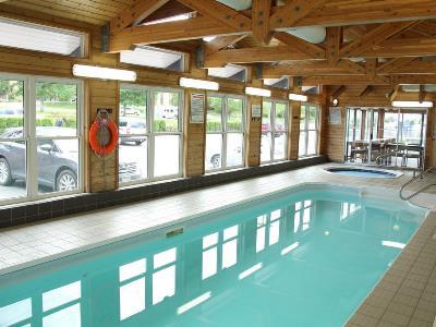 Travelodge By Wyndham Kamloops Bagian luar foto