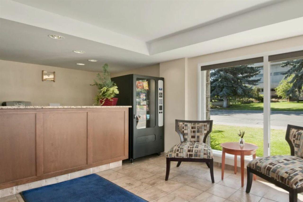 Travelodge By Wyndham Kamloops Bagian luar foto