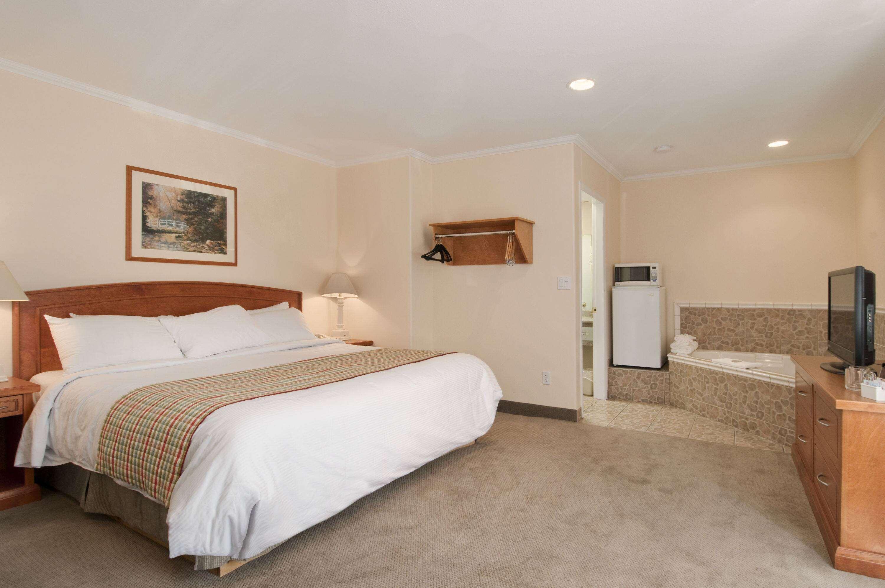 Travelodge By Wyndham Kamloops Bagian luar foto