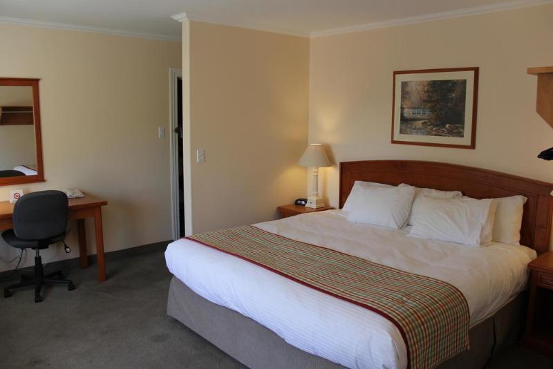 Travelodge By Wyndham Kamloops Bagian luar foto